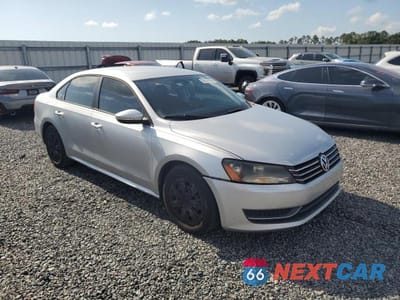 Czwarte zdjęcie samochodu z boku: 2012 VOLKSWAGEN PASSAT S VIN:1VWAP7A3XCC031368 - miniatura