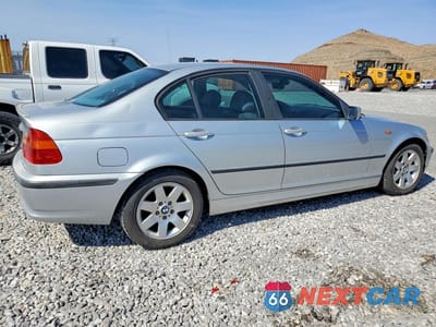 Trzecie zdjęcie samochodu z tyłu: 2004 BMW 325 I VIN:WBAEV33404KR32424 - miniatura
