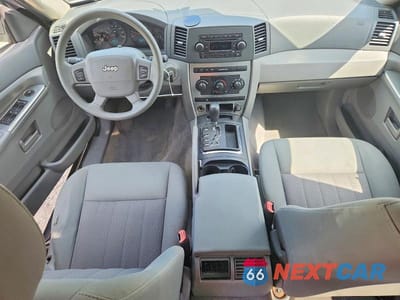 Zdjęcie 8 z 13 samochodu: 2006 JEEP GRAND CHEROKEE LAREDO VIN:1J4GS48K86C218730 - miniatura