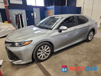 2018 TOYOTA CAMRY 4T1B11HK2JU538447 - główne zdjęcie licytacji z USA - miniatura