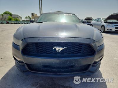 Piąte zdjęcie samochodu w środku: 2016 FORD MUSTANG VIN:1FA6P8AM6G5256488 - miniatura