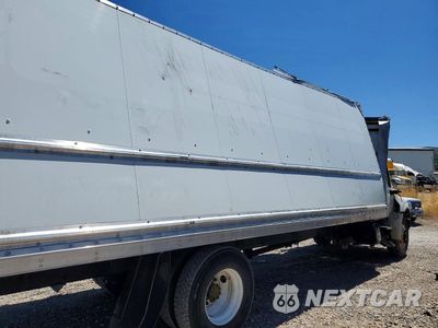 Trzecie zdjęcie samochodu z tyłu: 2023 INTERNATIONAL MV607 BOX TRUCK VIN:3HAEUMML6PL677164 - miniatura