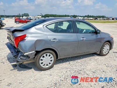 Trzecie zdjęcie samochodu z tyłu: 2018 NISSAN VERSA SV VIN:3N1CN7AP9JL883428 - miniatura