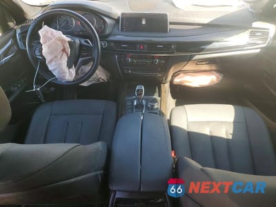 Zdjęcie 8 z 14 samochodu: 2018 BMW X5 XDRIVE35I VIN:5UXKR0C5XJ0X86895 - miniatura