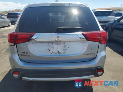 Zdjęcie 6 z 12 samochodu: 2017 MITSUBISHI OUTLANDER SE VIN:JA4AD3A36HZ037011 - miniatura