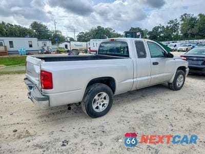 Trzecie zdjęcie samochodu z tyłu: 2006 DODGE DAKOTA SLT VIN:1D7HE42NX6S640871 - miniatura
