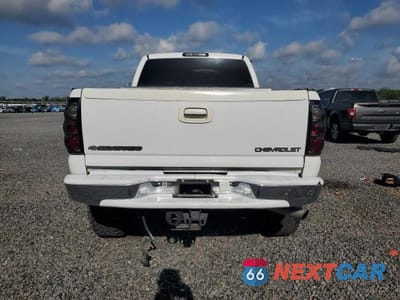 Zdjęcie 6 z 12 samochodu: 2005 CHEVROLET SILVERADO K2500 HEAVY DUTY VIN:1GCHK29265E290364 - miniatura