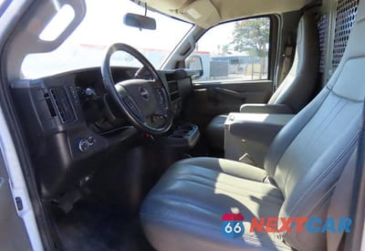 Zdjęcie 9 z 10 samochodu: 2020 GMC SAVANA G2500 VIN:1GTW7AFP9L1129384 - miniatura