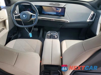 Zdjęcie 8 z 13 samochodu: 2024 BMW IX XDRIVE50 VIN:WB523CF05RCR52749 - miniatura