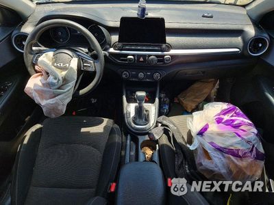 Zdjęcie 8 z 12 samochodu: 2024 KIA FORTE LXS VIN:3KPF24AD8RE727906 - miniatura