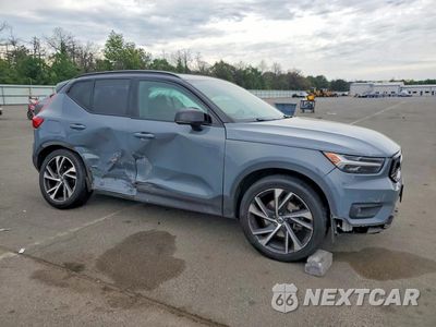 Czwarte zdjęcie samochodu z boku: 2021 VOLVO XC40 T5 R-DESIGN VIN:YV4162UM1M2467382 - miniatura