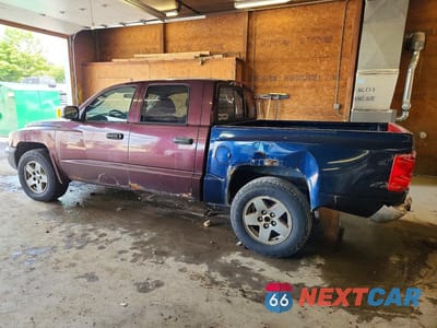 Drugie zdjęcie samochodu z przodu: 2005 DODGE DAKOTA QUAD SLT VIN:1D7HW48K25S194367 - miniatura