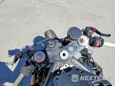 Zdjęcie 7 z 10 samochodu: 2006 YAMAHA YZFR6 L VIN:JYARJ12E76A002426 - miniatura