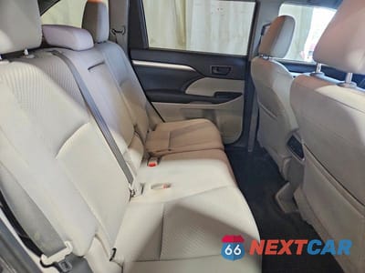 Zdjęcie 11 z 13 samochodu: 2019 TOYOTA HIGHLANDER LE VIN:5TDBZRFH6KS704994 - miniatura
