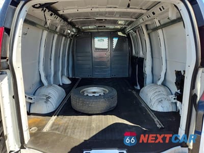 Zdjęcie 10 z 13 samochodu: 2020 CHEVROLET EXPRESS G2500 VIN:1GCWGAFP7L1267960 - miniatura