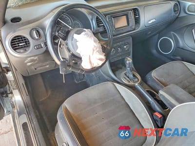 Zdjęcie 8 z 13 samochodu: 2016 VOLKSWAGEN BEETLE S/SE VIN:3VW517AT9GM821249 - miniatura