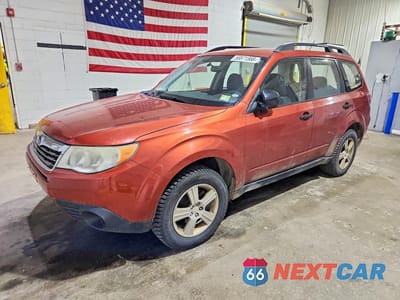 2010 SUBARU FORESTER XS JF2SH6BCXAG799758 - główne zdjęcie licytacji z USA - miniatura