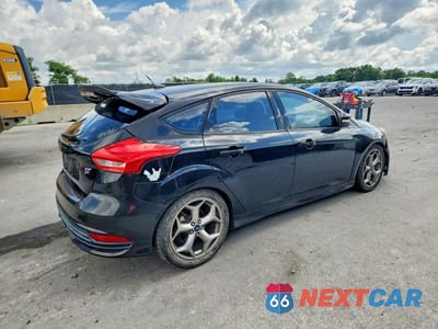 Trzecie zdjęcie samochodu z tyłu: 2017 FORD FOCUS ST VIN:1FADP3L94HL221447 - miniatura