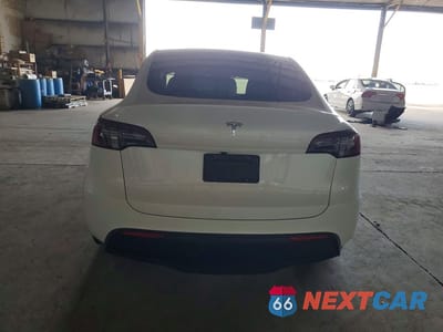 Zdjęcie 6 z 12 samochodu: 2024 TESLA MODEL Y VIN:7SAYGDED1RF093999 - miniatura