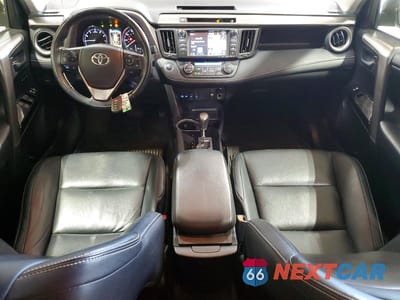 Zdjęcie 8 z 14 samochodu: 2016 TOYOTA RAV4 LIMITED VIN:JTMDFREVXGD189199 - miniatura