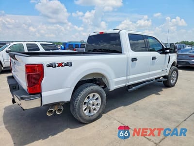 Trzecie zdjęcie samochodu z tyłu: 2022 FORD F250 SUPER DUTY VIN:1FT8W2BT0NEC37540 - miniatura