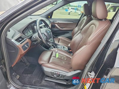 Zdjęcie 7 z 13 samochodu: 2018 BMW X1 XDRIVE28I VIN:WBXHT3C38J5K26733 - miniatura