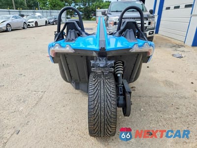 Czwarte zdjęcie samochodu z boku: 2022 POLARIS SLINGSHOT SL VIN:57XAAPHD9N8151498 - miniatura