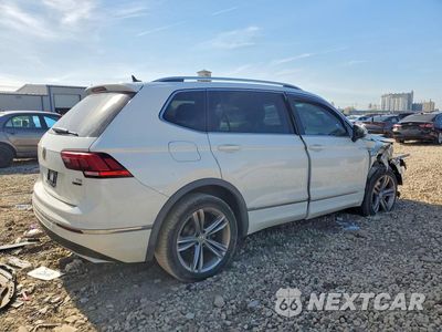 Trzecie zdjęcie samochodu z tyłu: 2018 VOLKSWAGEN TIGUAN SE VIN:3VV2B7AX9JM205291 - miniatura