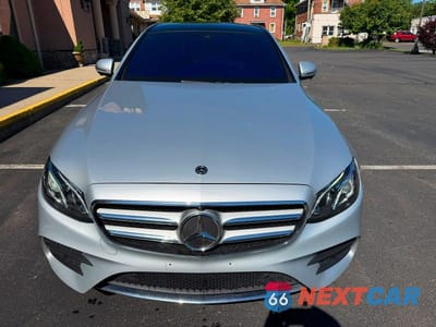 Piąte zdjęcie samochodu w środku: 2020 MERCEDES-BENZ E 350 4MATIC VIN:WDDZF8EB9LA725227 - miniatura