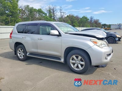 Czwarte zdjęcie samochodu z boku: 2011 LEXUS GX 460 VIN:JTJBM7FX7B5018864 - miniatura