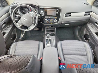 Zdjęcie 8 z 13 samochodu: 2015 MITSUBISHI OUTLANDER SE VIN:JA4AD3A35FZ004790 - miniatura