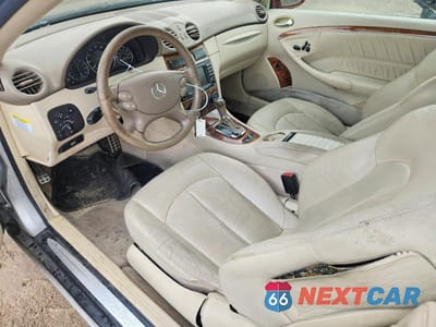 Zdjęcie 8 z 12 samochodu: 2007 MERCEDES-BENZ CLK 350 VIN:WDBTK56F17T077838 - miniatura