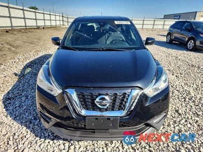 Piąte zdjęcie samochodu w środku: 2020 NISSAN KICKS S VIN:3N1CP5BV4LL484201 - miniatura
