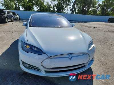 Piąte zdjęcie samochodu w środku: 2014 TESLA MODEL S VIN:5YJSA1H19EFP40101 - miniatura