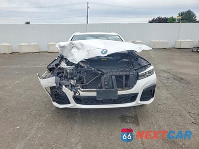 Piąte zdjęcie samochodu w środku: 2022 BMW 745XE VIN:WBA7W4C08NCJ44060 - miniatura