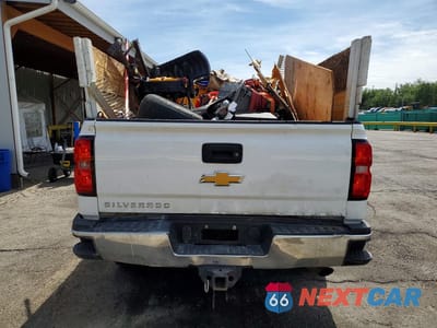 Zdjęcie 6 z 12 samochodu: 2017 CHEVROLET SILVERADO K2500 HEAVY DUTY VIN:1GC1KUEG0HF162781 - miniatura