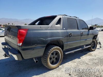 Trzecie zdjęcie samochodu z tyłu: 2005 CHEVROLET AVALANCHE C1500 VIN:3GNEC12Z05G256129 - miniatura