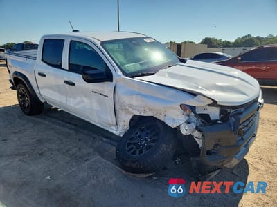 Czwarte zdjęcie samochodu z boku: 2026 CHEVROLET COLORADO TRAIL BOSS VIN:1GCPTEEK1T1108994 - miniatura