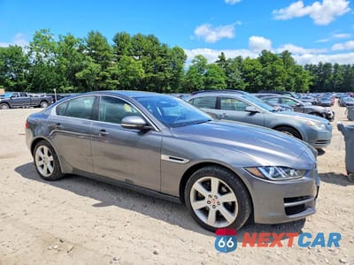 Czwarte zdjęcie samochodu z boku: 2019 JAGUAR XE PREMIUM VIN:SAJAJ4FX1KCP50927 - miniatura
