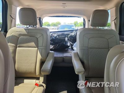Zdjęcie 10 z 14 samochodu: 2023 LINCOLN AVIATOR RESERVE VIN:5LM5J7XC5PGL33476 - miniatura