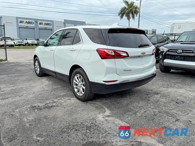 Trzecie zdjęcie samochodu z tyłu: 2018 CHEVROLET EQUINOX LT VIN:2GNAXJEV7J6117889 - miniatura