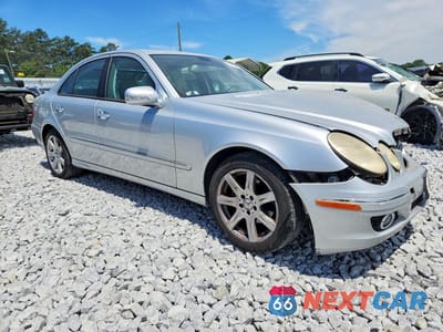 Czwarte zdjęcie samochodu z boku: 2007 MERCEDES-BENZ E 350 VIN:WDBUF56X97B022335 - miniatura