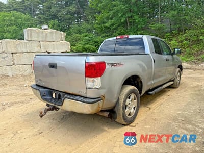 Czwarte zdjęcie samochodu z boku: 2010 TOYOTA TUNDRA DOUBLE CAB SR5 VIN:5TFUY5F12AX143337 - miniatura