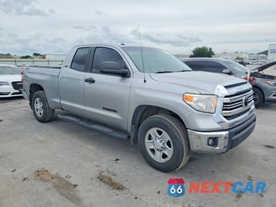 Czwarte zdjęcie samochodu z boku: 2017 TOYOTA TUNDRA SR5 VIN:5TFRM5F18HX114565 - miniatura