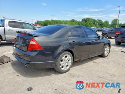 Trzecie zdjęcie samochodu z tyłu: 2011 FORD FUSION SE VIN:3FAHP0HA4BR235859 - miniatura
