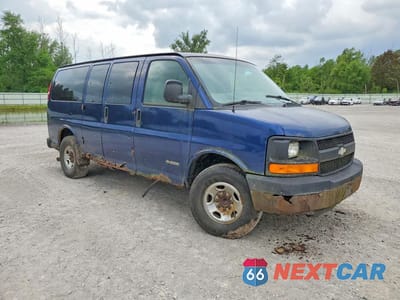 Czwarte zdjęcie samochodu z boku: 2004 CHEVROLET EXPRESS G2500 VIN:1GAGG25UX41238013 - miniatura