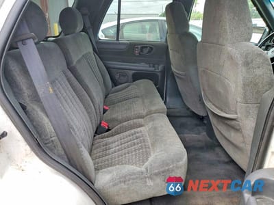 Zdjęcie 11 z 13 samochodu: 2002 CHEVROLET BLAZER VIN:1GNCS13W52K141299 - miniatura