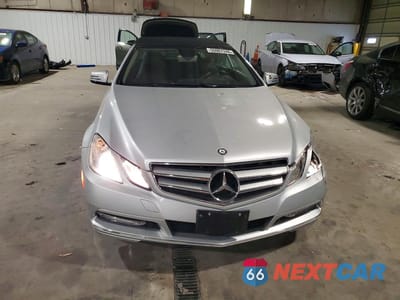 Piąte zdjęcie samochodu w środku: 2012 MERCEDES-BENZ E 350 VIN:WDDKK5KF2CF139734 - miniatura
