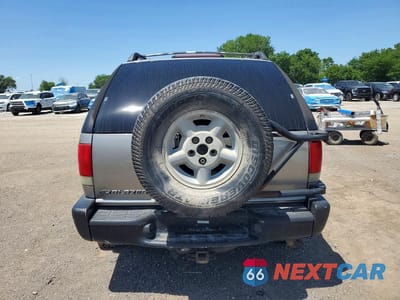 Zdjęcie 6 z 13 samochodu: 1999 CHEVROLET BLAZER VIN:1GNCT18W9XK146616 - miniatura