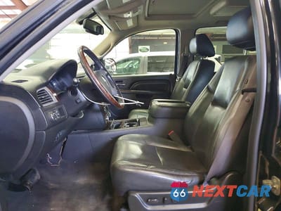 Zdjęcie 7 z 13 samochodu: 2011 GMC YUKON XL DENALI VIN:1GKS2MEF6BR274166 - miniatura